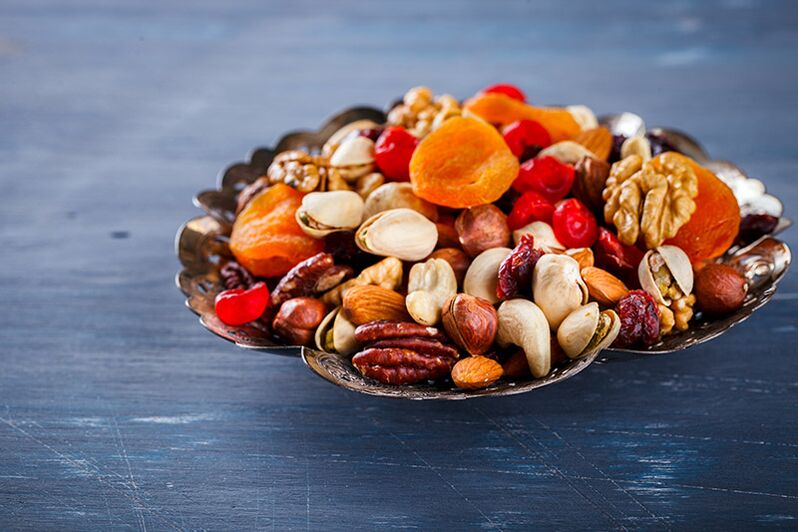 Useful dried fruits for making sweet lean sausages